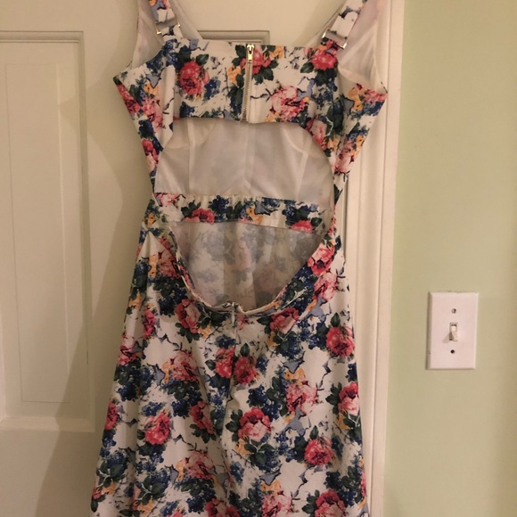 Floral skater dress - Picture 3 of 3